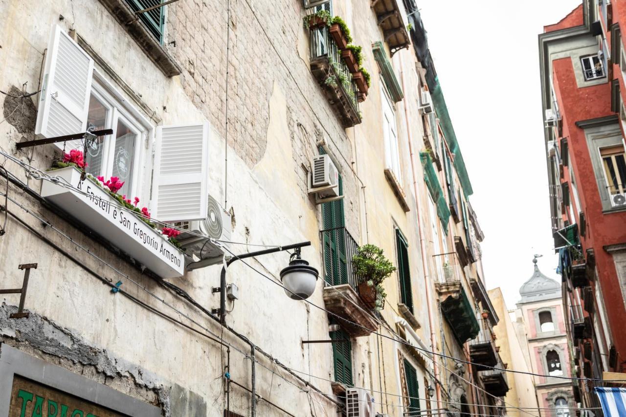 A Fenestrella E San Gregorio Armeno Apartment Naples Exterior photo